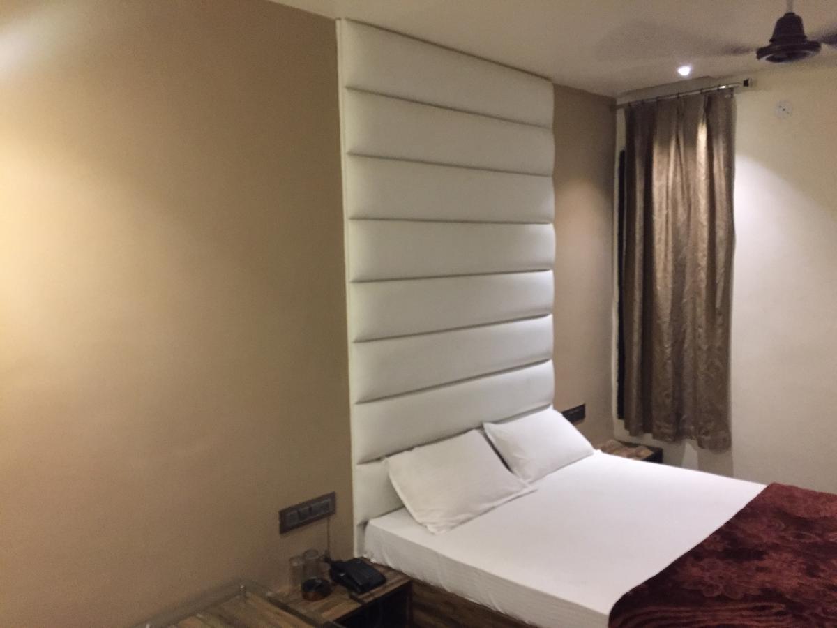 Hotel Shiva Sehore Екстериор снимка